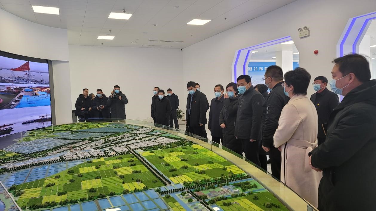 王连春副市长督查黄沙港渔港疫情防控工作